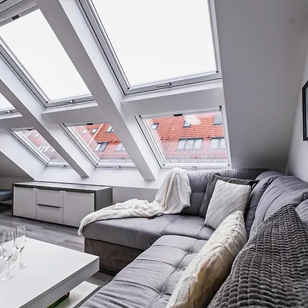 דירה Luxury Loft Modern And Elegant ברטיסלאבה